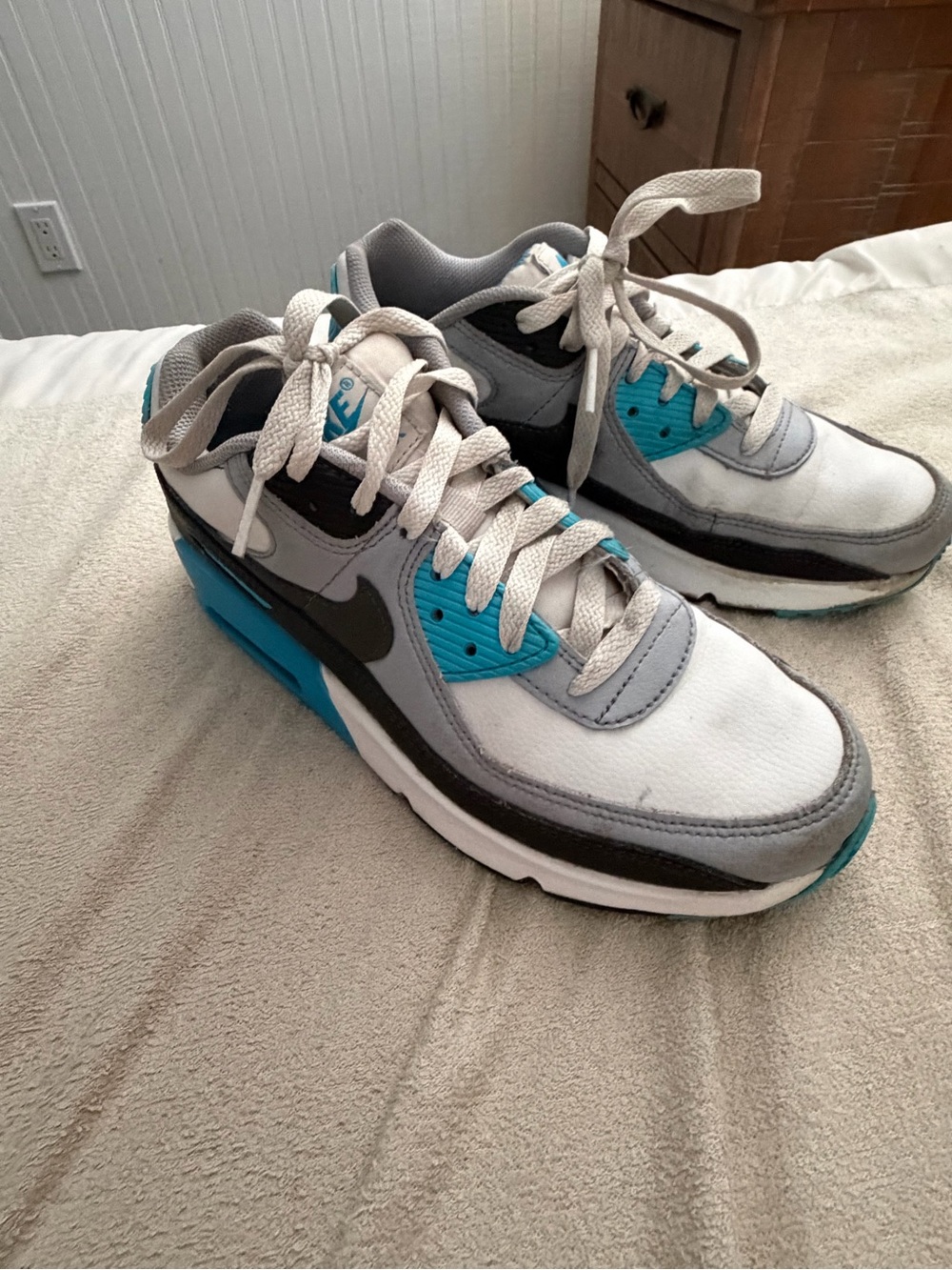 Nike Low-Top Sneakers in White, Gray & Teal Blue